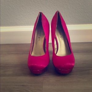 Super fun pink with sparkly heel